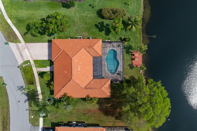 424 Sailboat Circle, Weston, FL 33326