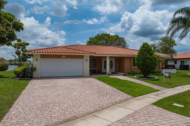 424 Sailboat Circle, Weston, FL 33326