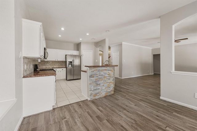 2322 Meadow Briar Drive, Sugar Land, TX 77498