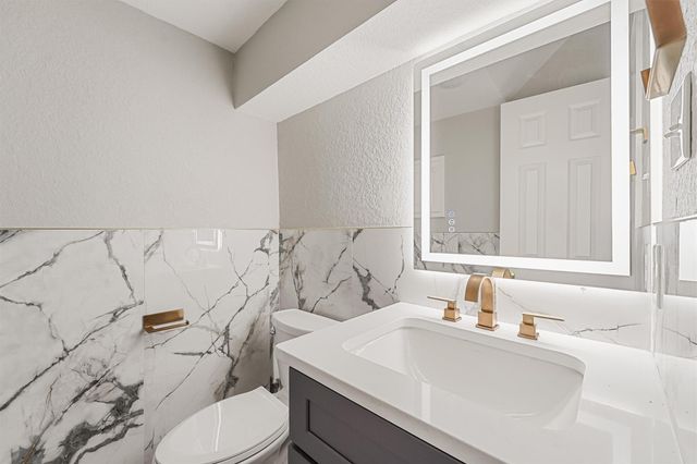 2322 Meadow Briar Drive, Sugar Land, TX 77498