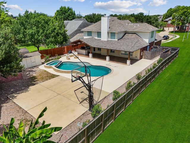 2322 Meadow Briar Drive, Sugar Land, TX 77498
