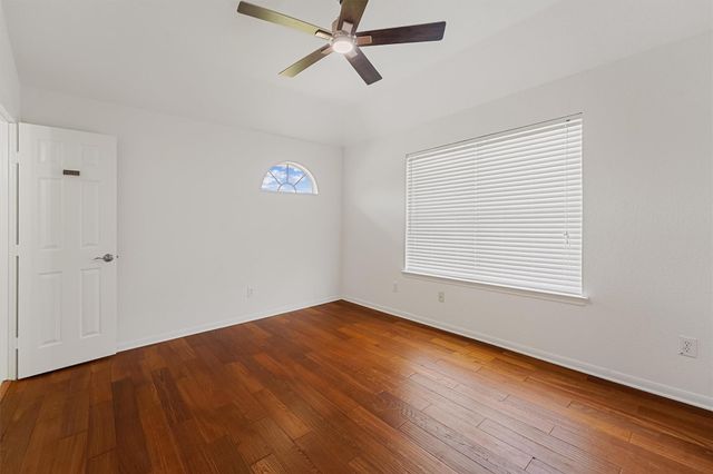 2322 Meadow Briar Drive, Sugar Land, TX 77498