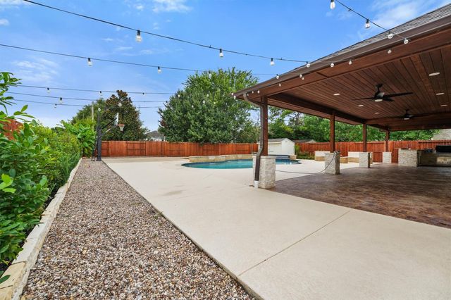 2322 Meadow Briar Drive, Sugar Land, TX 77498