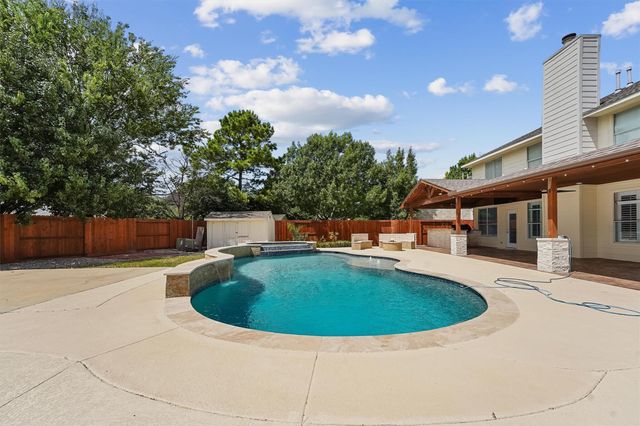 2322 Meadow Briar Drive, Sugar Land, TX 77498