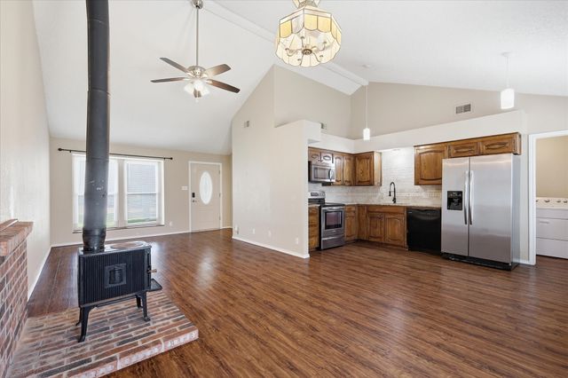 4118 Green Acres Circle, Arlington, TX 76017