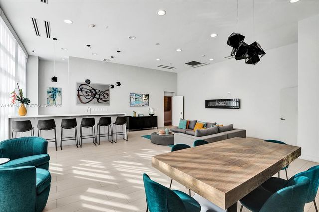 665 NE 25th St 2105, Miami, FL 33137