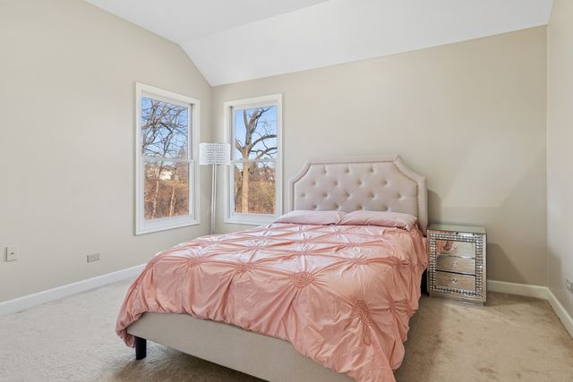 2667 Charter Oak Drive, Aurora, IL 60502