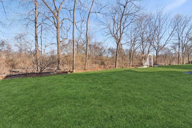 2667 Charter Oak Drive, Aurora, IL 60502