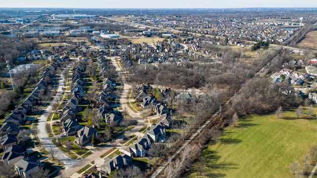 2667 Charter Oak Drive, Aurora, IL 60502