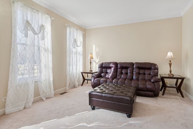 2667 Charter Oak Drive, Aurora, IL 60502