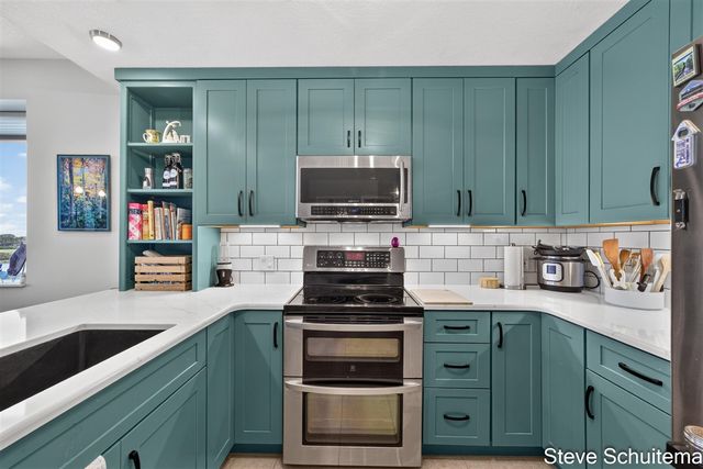 2964 Lakeshore Drive E501, Muskegon, MI 49441