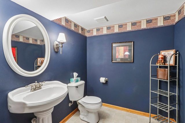 652 Fairway Circle, Jefferson, WI 53549