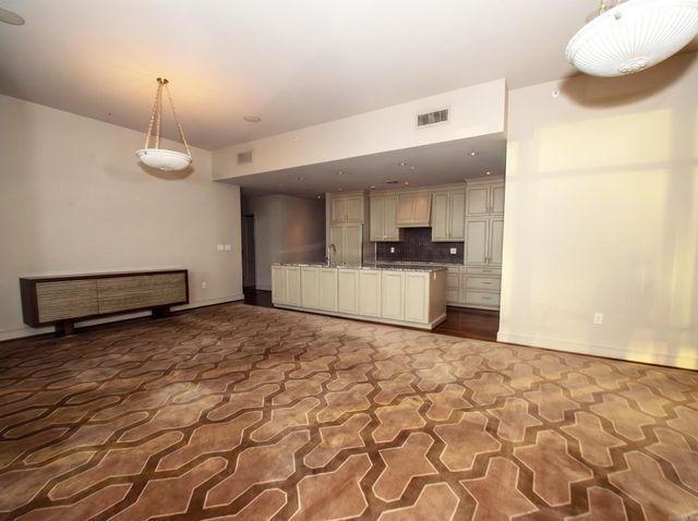 300 E 3rd St Apt 1504, Little Rock, AR 72201