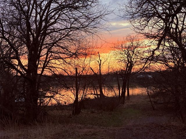 153 Catfish Trail, Bowie, TX 76230