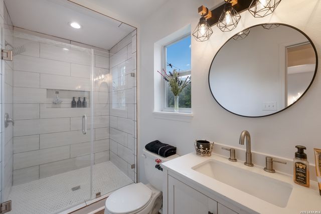 1318 Edison Dr, San Antonio, TX 78201