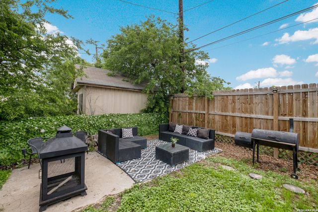 1318 Edison Dr, San Antonio, TX 78201