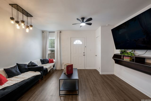 1318 Edison Dr, San Antonio, TX 78201