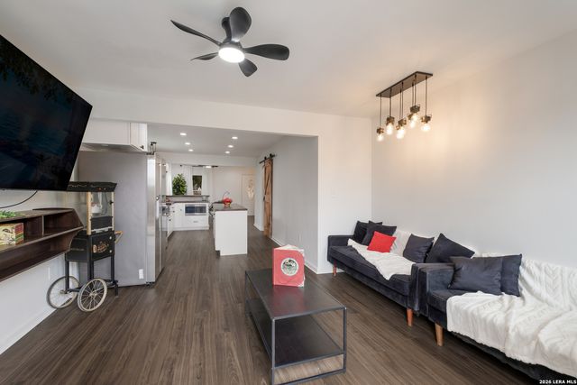 1318 Edison Dr, San Antonio, TX 78201