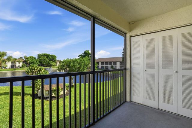 9270 LAKE PARK DRIVE 201, Fort Myers, FL 33919