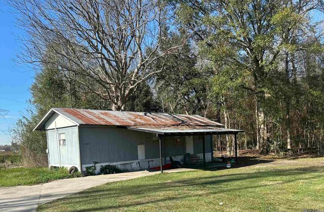 11084 Dave Miller Dr, Geismar, LA 70734