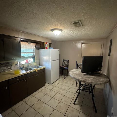 11084 Dave Miller Dr, Geismar, LA 70734