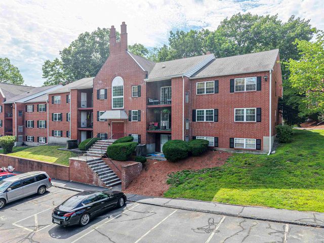 5 Louisburg Sq Apt 11, Nashua, NH 03060