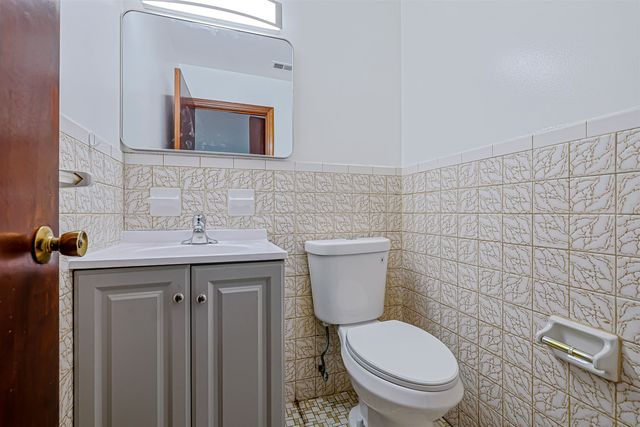 5 Louisburg Sq Apt 11, Nashua, NH 03060