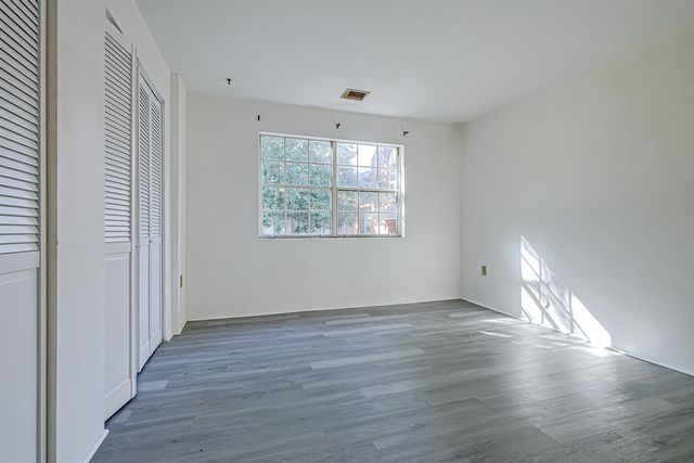 5 Louisburg Sq Apt 11, Nashua, NH 03060