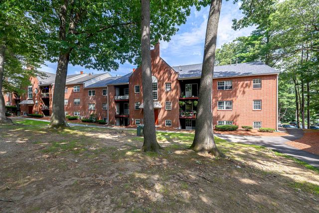 5 Louisburg Sq Apt 11, Nashua, NH 03060