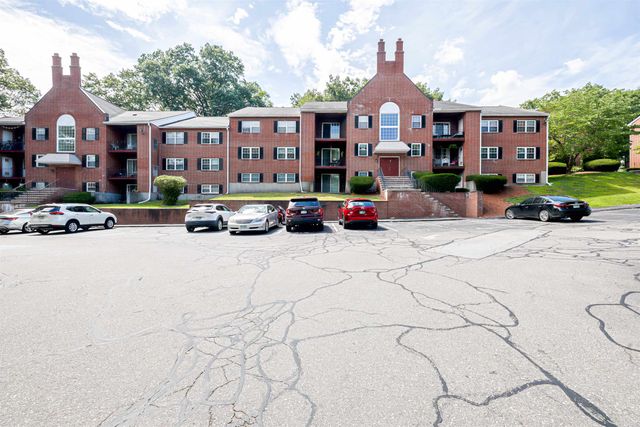 5 Louisburg Sq Apt 11, Nashua, NH 03060