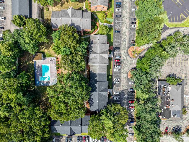 5 Louisburg Sq Apt 11, Nashua, NH 03060