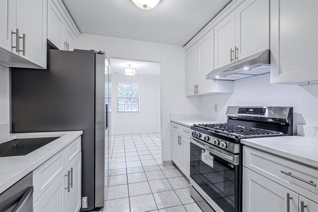 5 Louisburg Sq Apt 11, Nashua, NH 03060