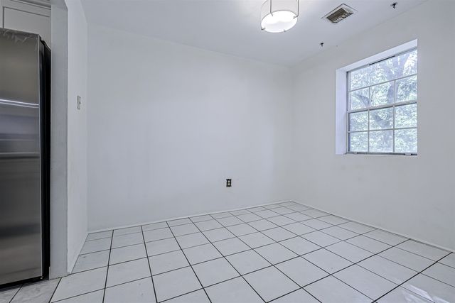 5 Louisburg Sq Apt 11, Nashua, NH 03060