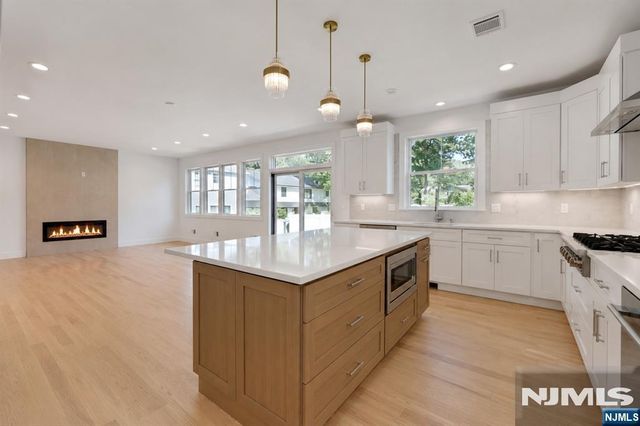 103 Hallberg Avenue, Bergenfield, NJ 07621