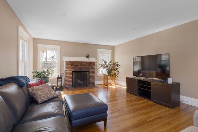 428 Boylston St, Brookline, MA 02445