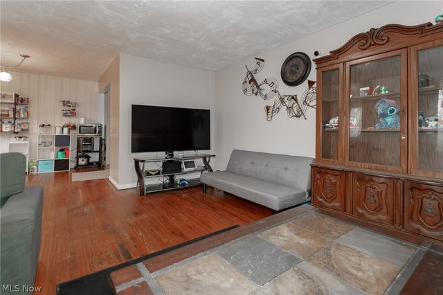 7165 Anthony Court, Madison, OH 44057