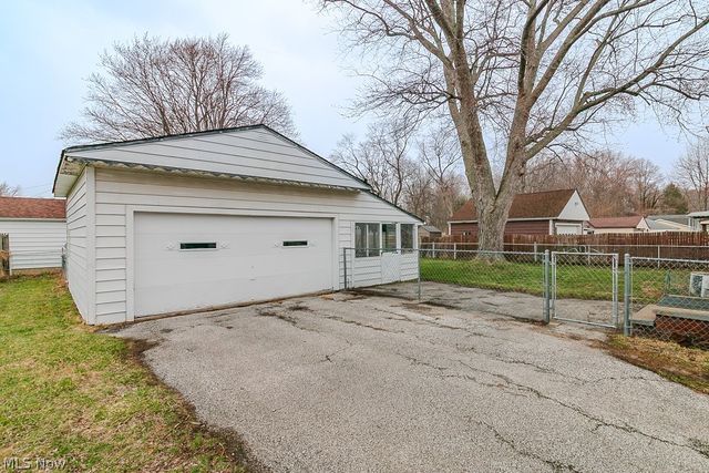 7165 Anthony Court, Madison, OH 44057