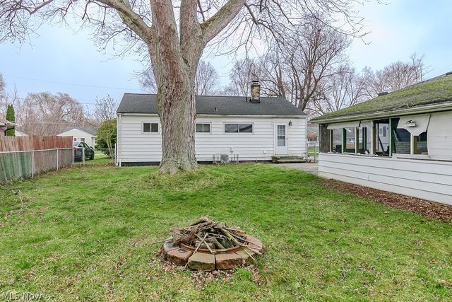 7165 Anthony Court, Madison, OH 44057