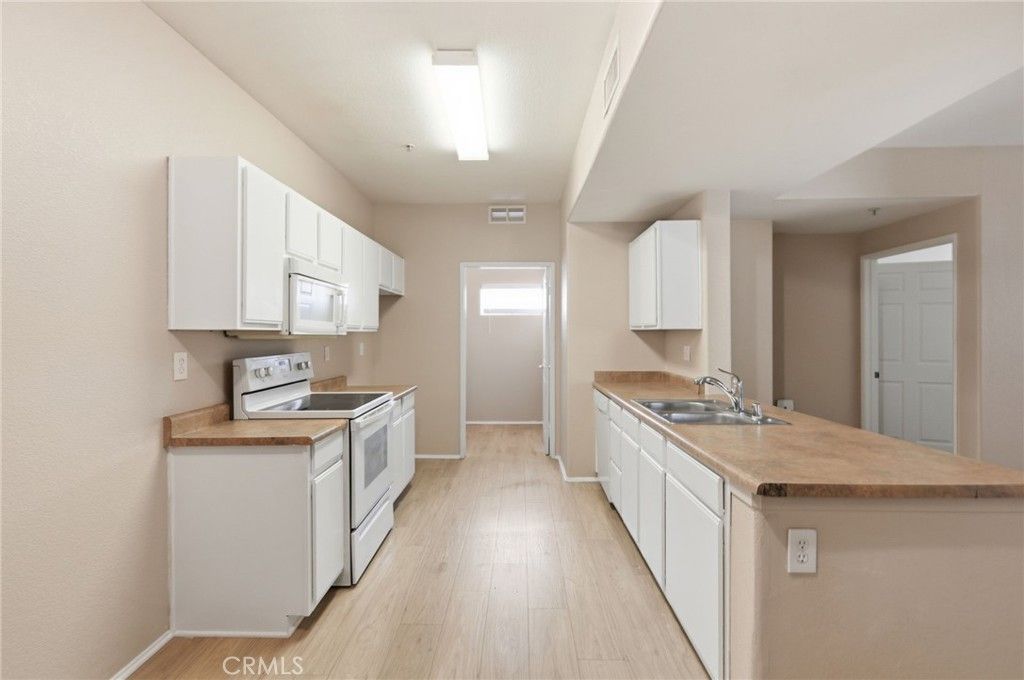 Image 6 of property listing at 24909 Madison, Murrieta, CA 92562