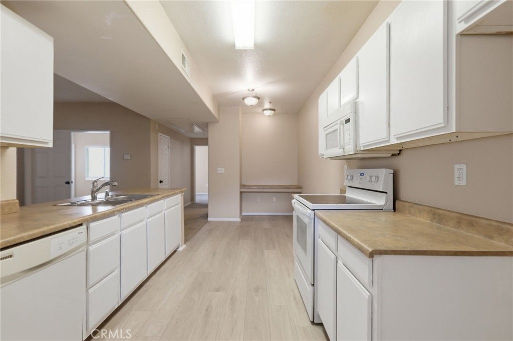 Image 9 of property listing at 24909 Madison, Murrieta, CA 92562