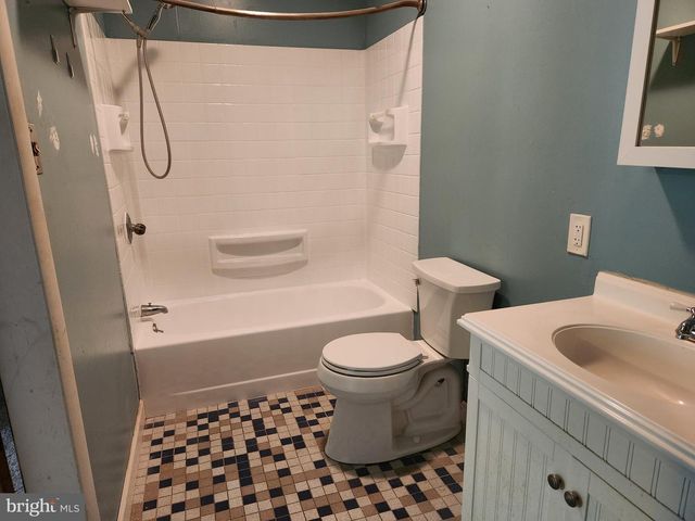 145 LINCOLN DR, Pennsville, NJ 08070