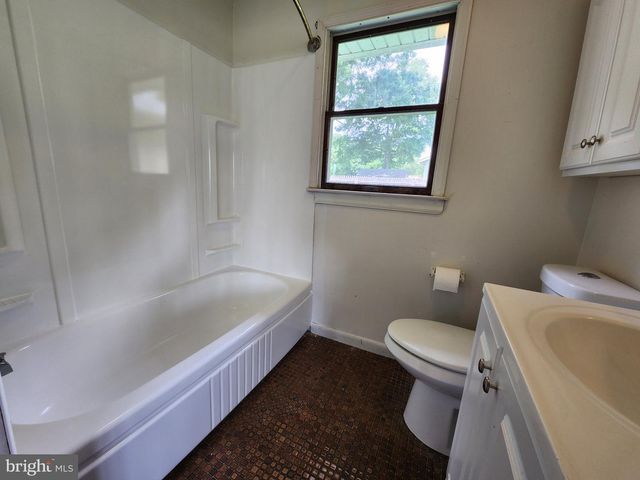 145 LINCOLN DR, Pennsville, NJ 08070