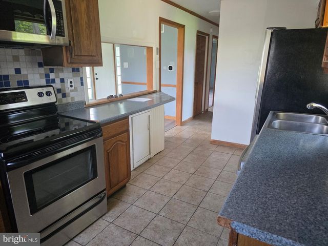 145 LINCOLN DR, Pennsville, NJ 08070