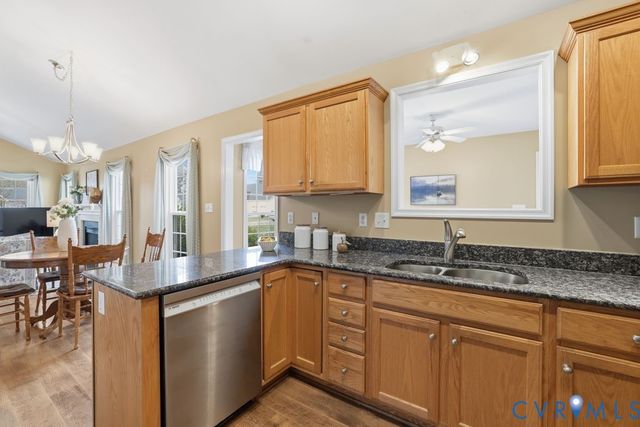 124 Kennon Pointe Ct, Colonial Heights, VA 23834