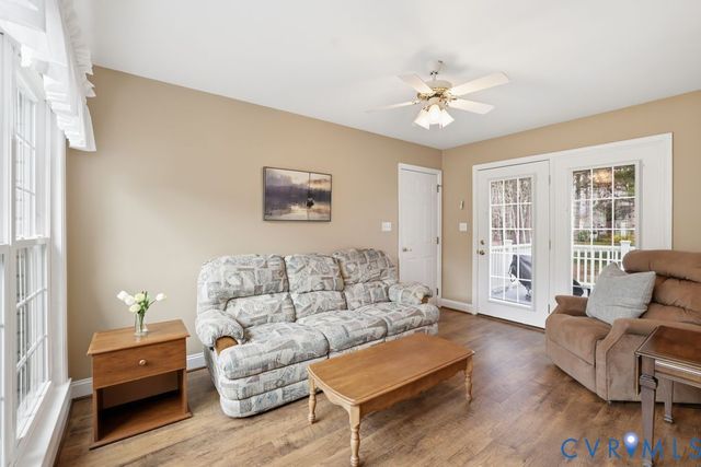 124 Kennon Pointe Ct, Colonial Heights, VA 23834