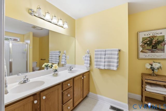 124 Kennon Pointe Ct, Colonial Heights, VA 23834