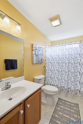 124 Kennon Pointe Ct, Colonial Heights, VA 23834