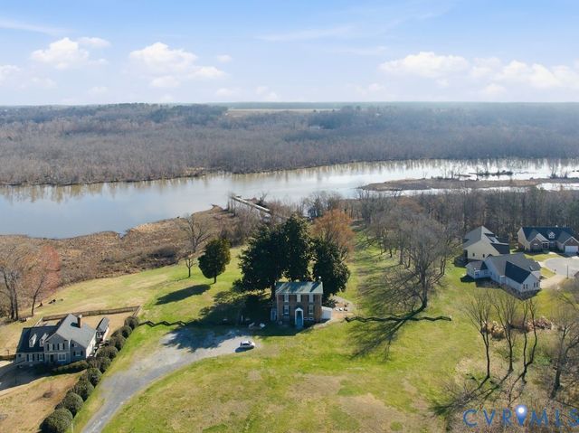 124 Kennon Pointe Ct, Colonial Heights, VA 23834