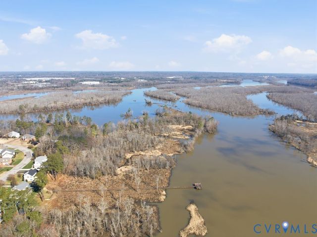 124 Kennon Pointe Ct, Colonial Heights, VA 23834