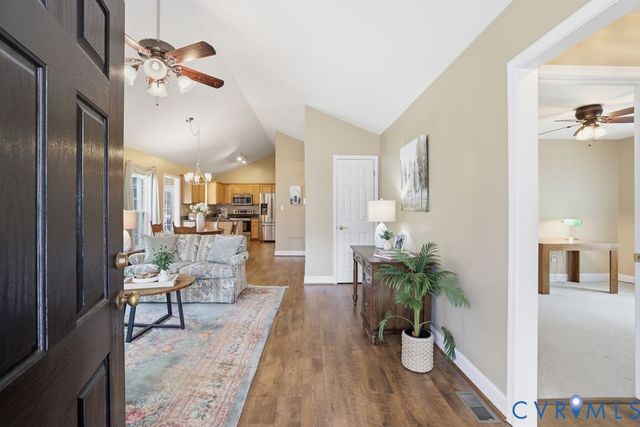 124 Kennon Pointe Ct, Colonial Heights, VA 23834